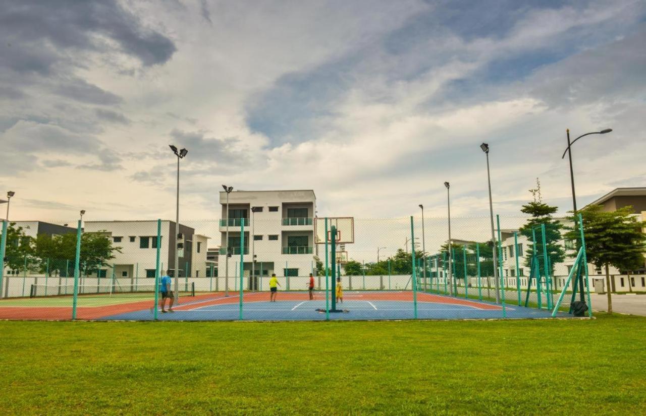 Setia Home Sitiawan Ktv 12+4 Pax Dış mekan fotoğraf